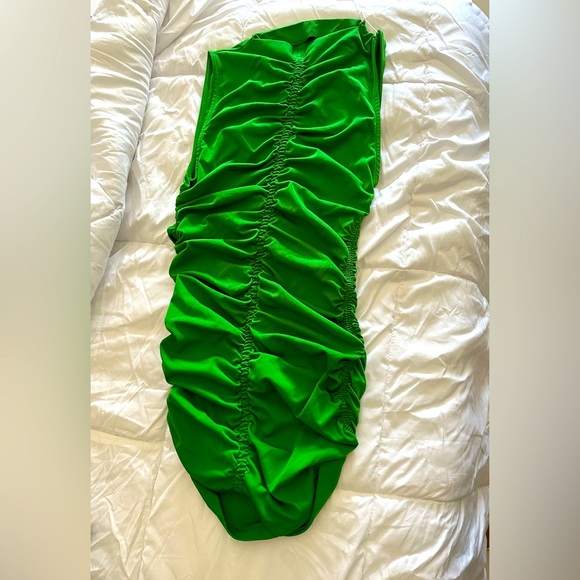 Vestido verde, nuevo! Nunca usado! - Picture 2 of 2